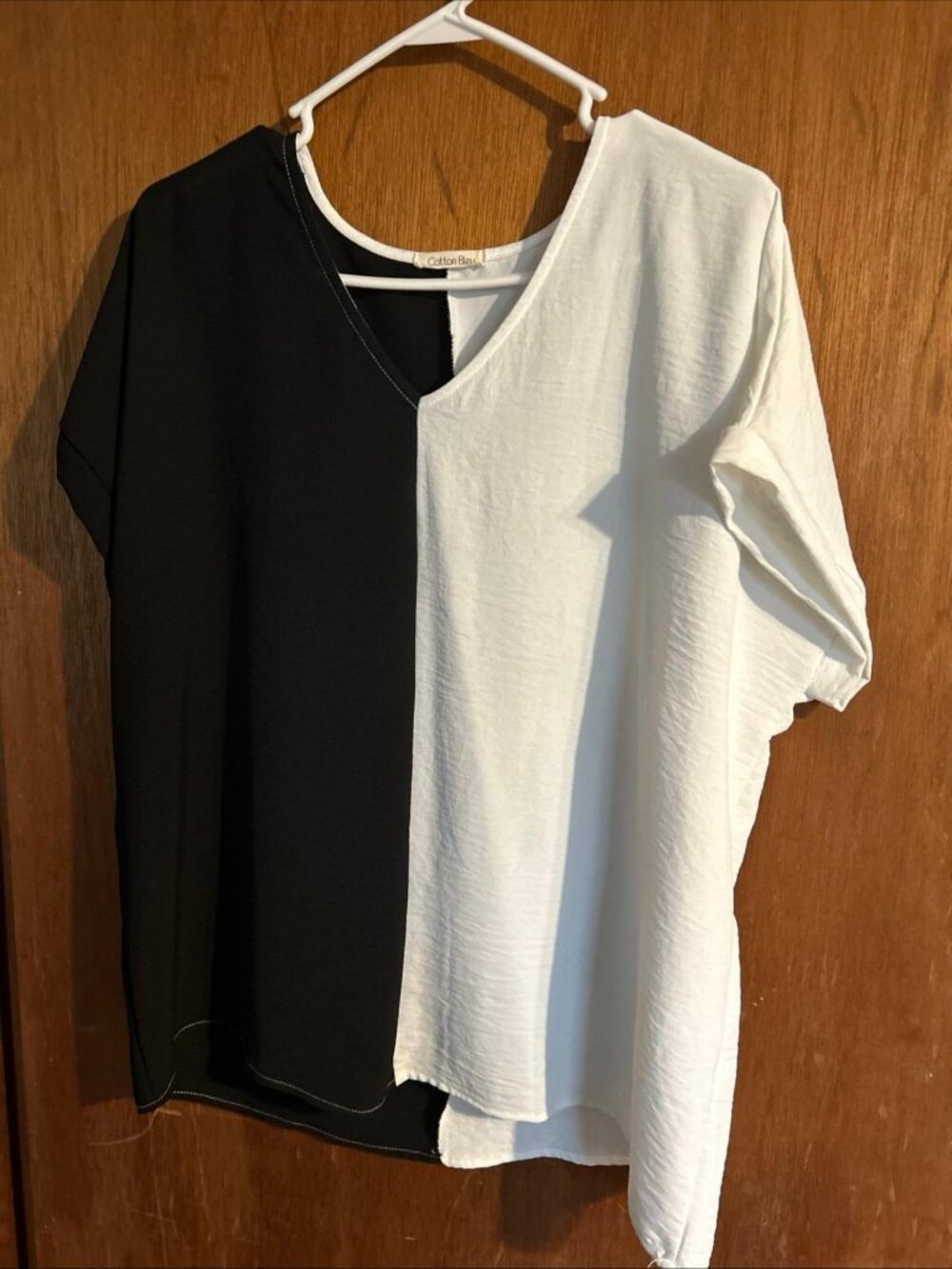 Cotton Bleu Black/White V Neck Large NWOT
